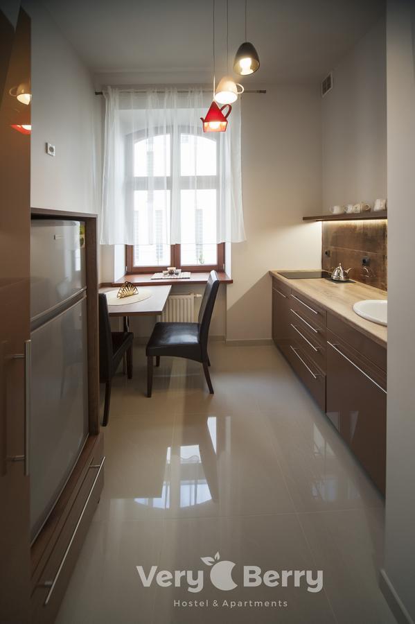 Przestronny Apartament Very Berry W Poznaniu Z Dwiema Sypialniami By Noclegi Renters Eksteriør bilde