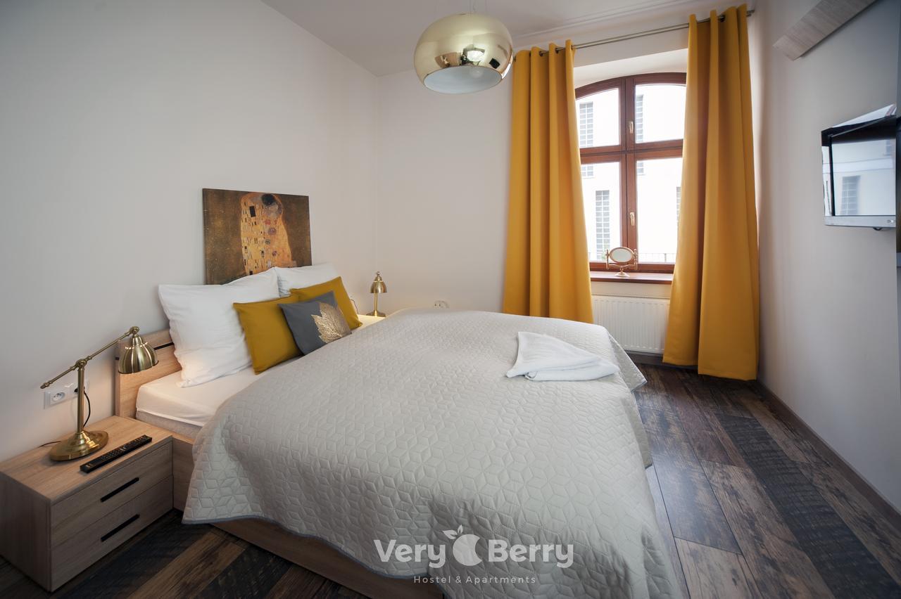 Przestronny Apartament Very Berry W Poznaniu Z Dwiema Sypialniami By Noclegi Renters Eksteriør bilde